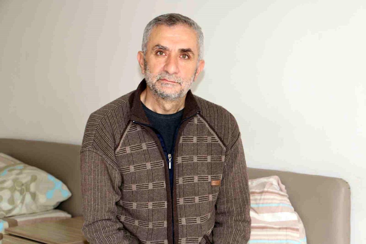 Adıyaman'da birçok arkadaşını kaybeden vatandaş: 'Yerin dibine giriyoruz sandık'