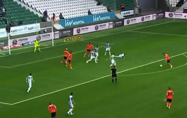 Akıl dolu! Başakşehir'in yıldızı Januzaj'dan izleyenleri mest eden gol