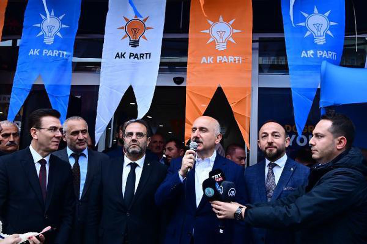 Bakan Karaismailoğlu: Uyanık olmalıyız, önemli bir seçime gidiyoruz