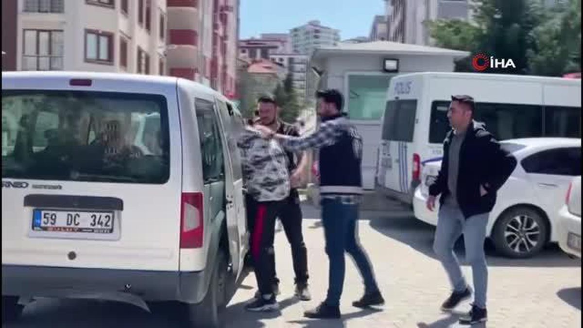 Çocuklara şeker dağıtan polisleri kurşunlayan zanlılar adliyeye sevk edildi