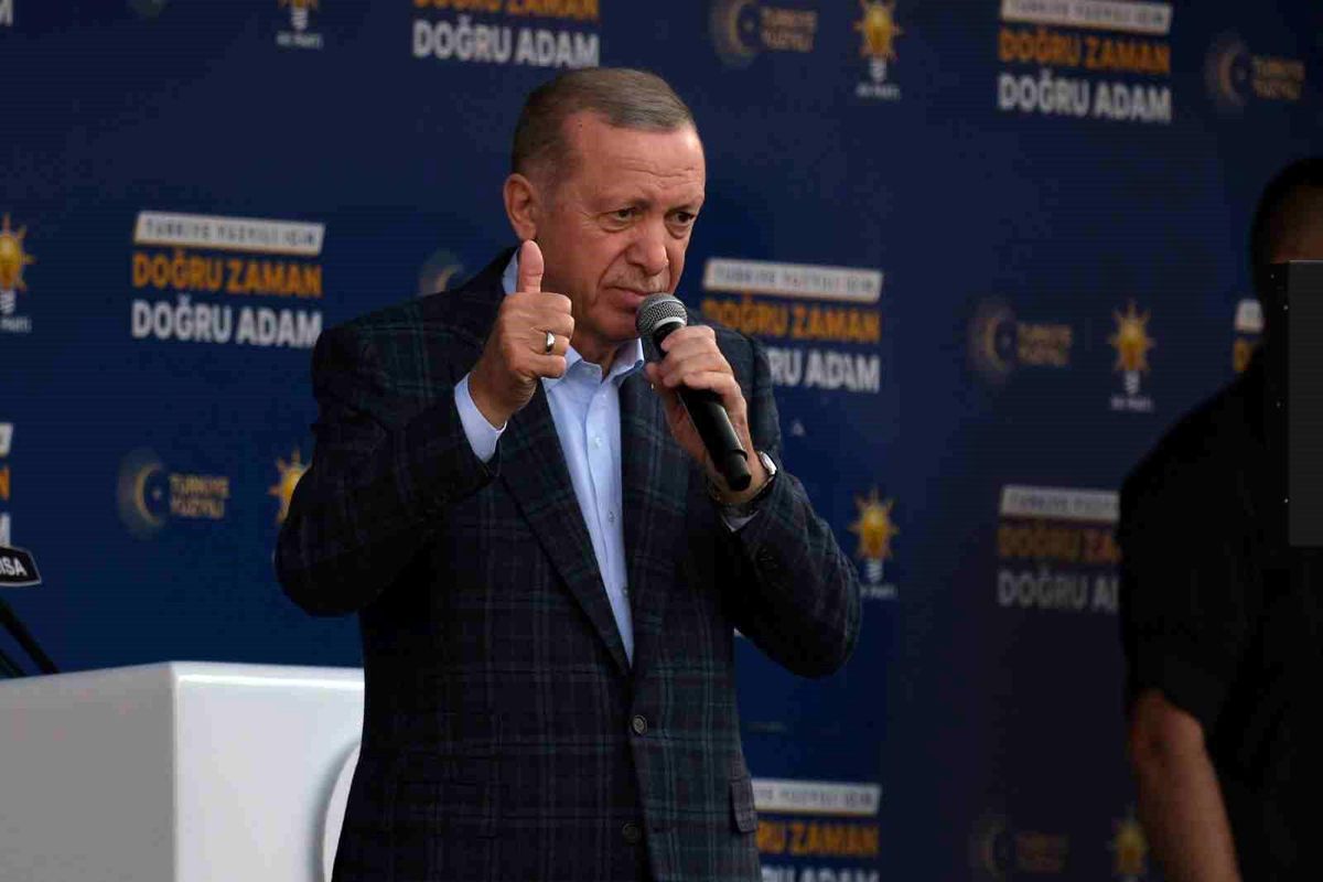 Cumhurbaşkanı Erdoğan: 'Önümüzü kimse kesemez, yeter ki bu namertlere bu ülke bırakılmasın'