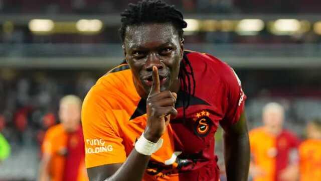 Galatasaray'daki kritik toplantı bitti! Gomis için karar çıktı