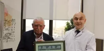 Hat sanatçısı Parkinson hastalığına beyin pili ile çare buldu