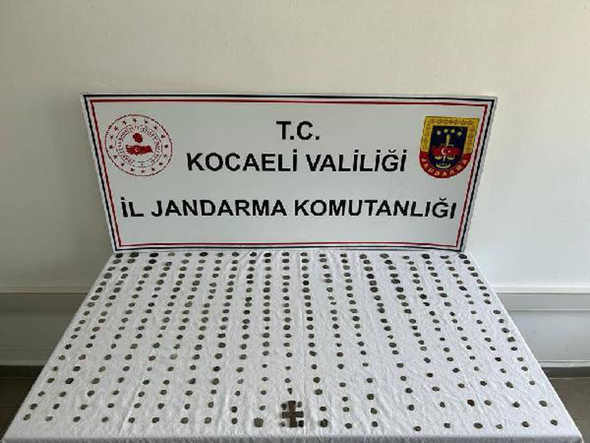 Kocaeli'de 498 sikke ile 7 tarihi obje ele geçirildi