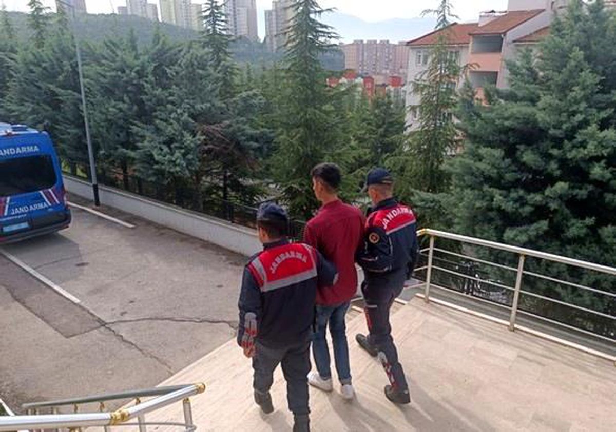 Kocaeli'de aranan şahıslara jandarma operasyonu