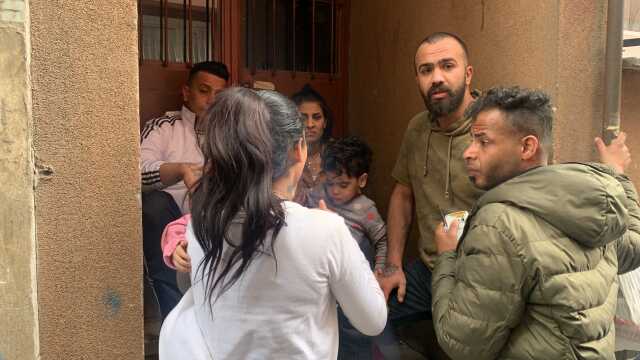 3 katlı binada korkutan yangın! Mahsur kalan 2 çocuğu inşaat işçileri kurtardı 3 katlı binada korkutan yangın! Mahsur kalan 2 çocuğu inşaat işçileri kurtardı