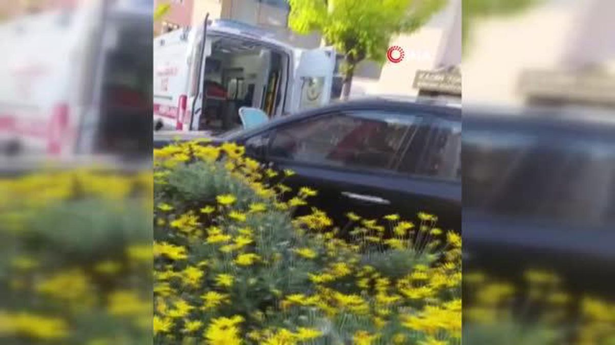 Aracın açılan kapısına çarpan bisikletli yaralandı