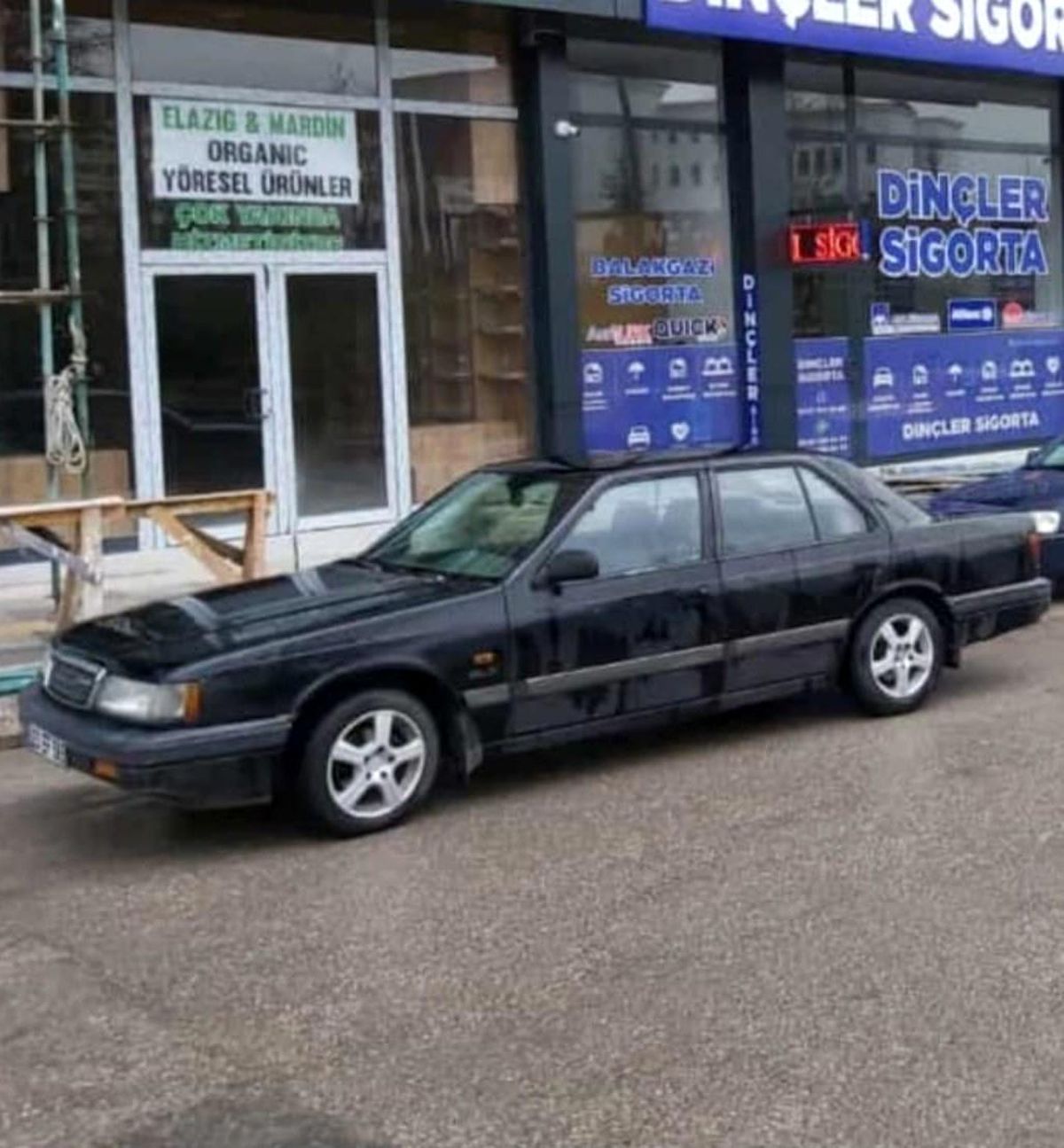 Elazığ'da çalınan araç boş arazide bulundu