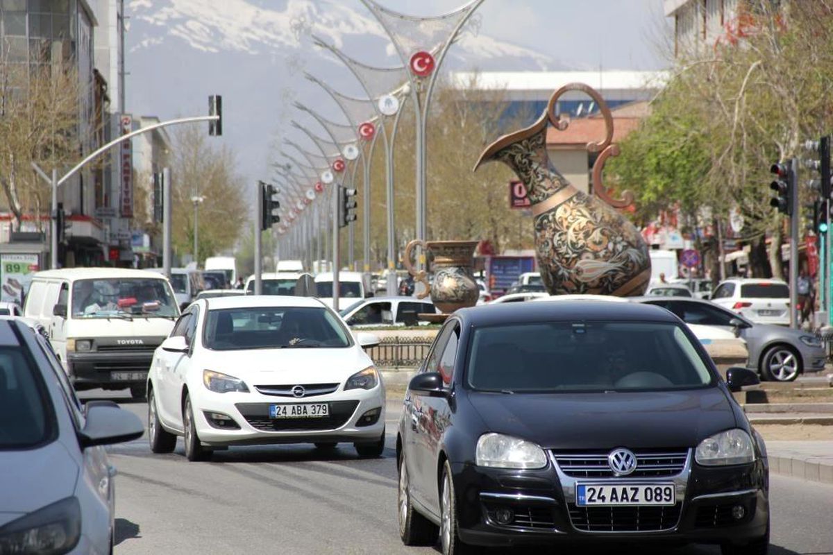 Erzincan'da trafiğe kayıtlı araç sayısı mart ayı sonu itibarıyla 66 bin 111 oldu