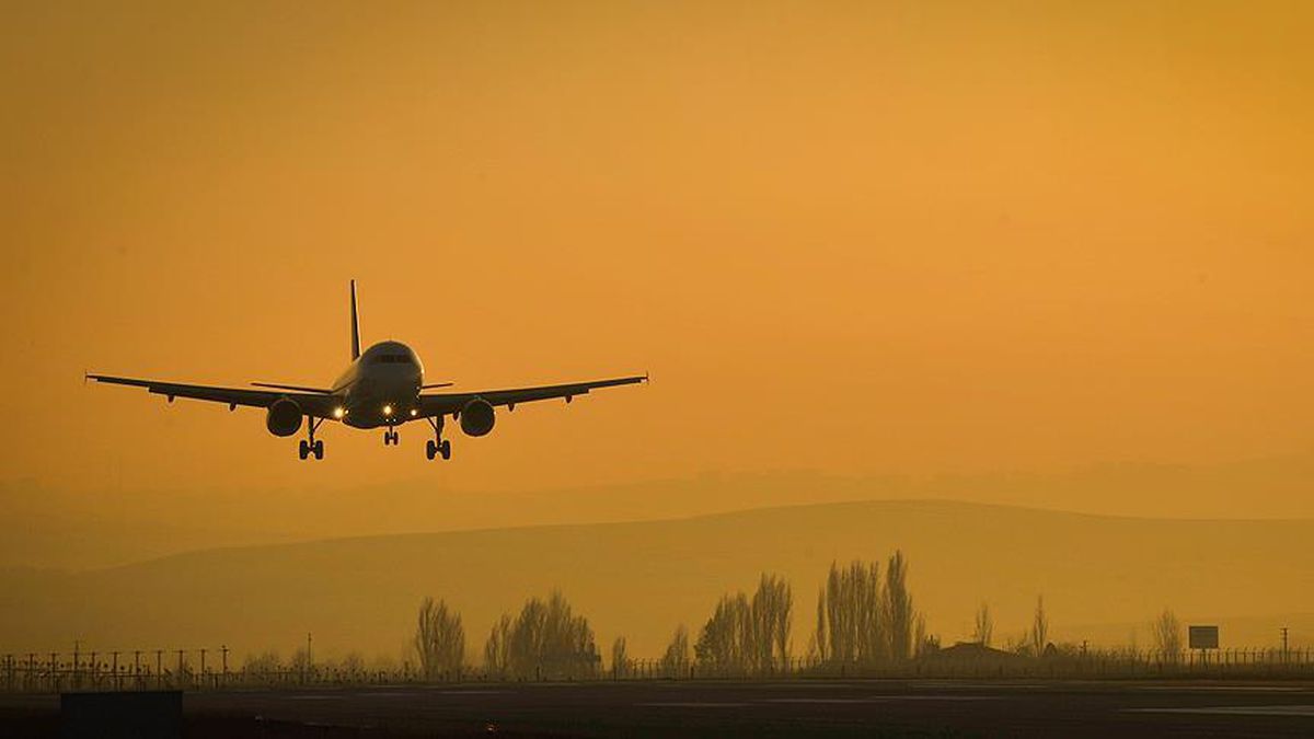 İstanbul neden jet uçuyor? İstanbul Kadıköy'de neden uçak sesi var??