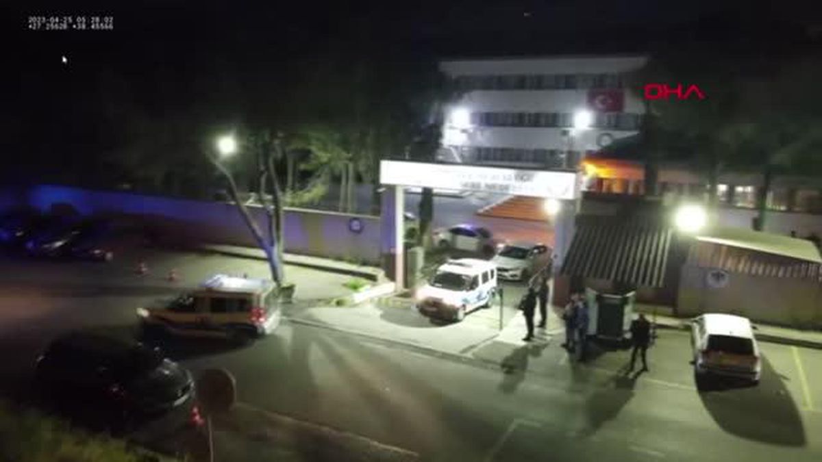 İZMİR MERKEZLİ 6 İLDE 'YASA DIŞI' BAHİS OPERASYONU: 35 GÖZALTI