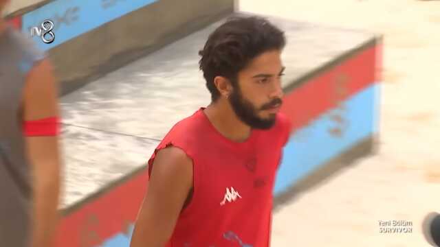 Tansiyonun yükseldiği Survivor'da Asena'nın 'karaktersizlik' çıkışı Kürşat'ı sinirlendirdi