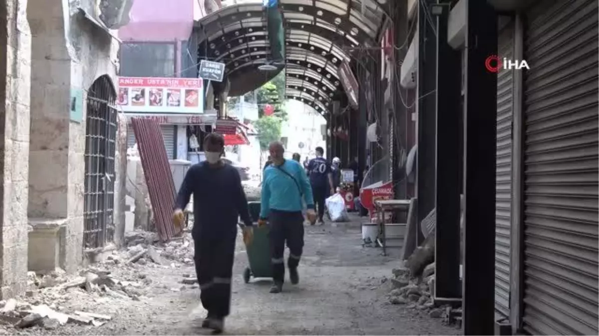 Tarihi Uzun Çarşı'da esnaf yaralarını sarıyor