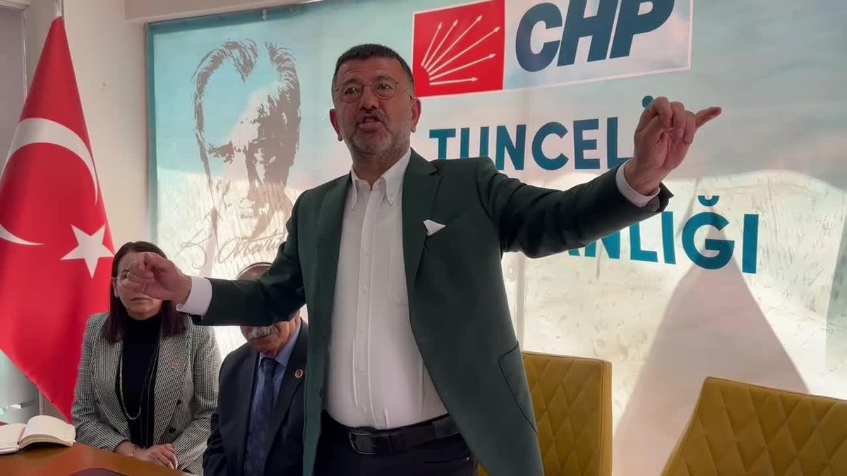 Veli Ağbaba'dan Zekeriya Yapıcıoğlu'na Tepki: 'Türk Bayrağını Tartışmaya Açmış Durumdalar.