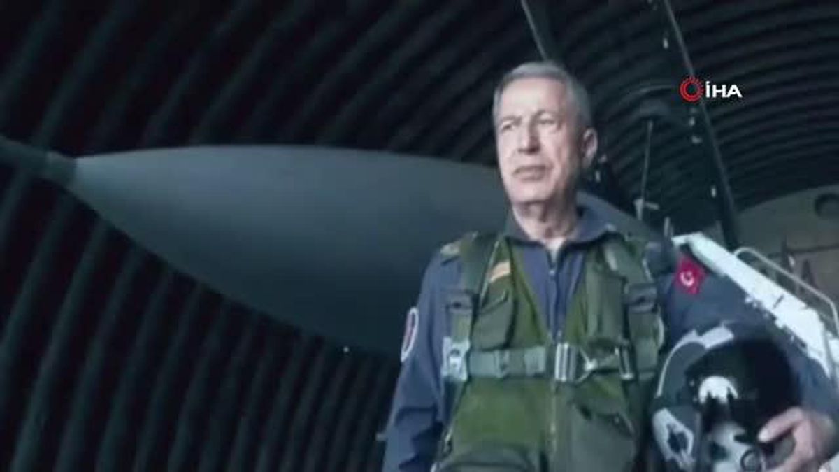 Bakan Akar'dan 'Dünya Pilotlar Günü' mesajı