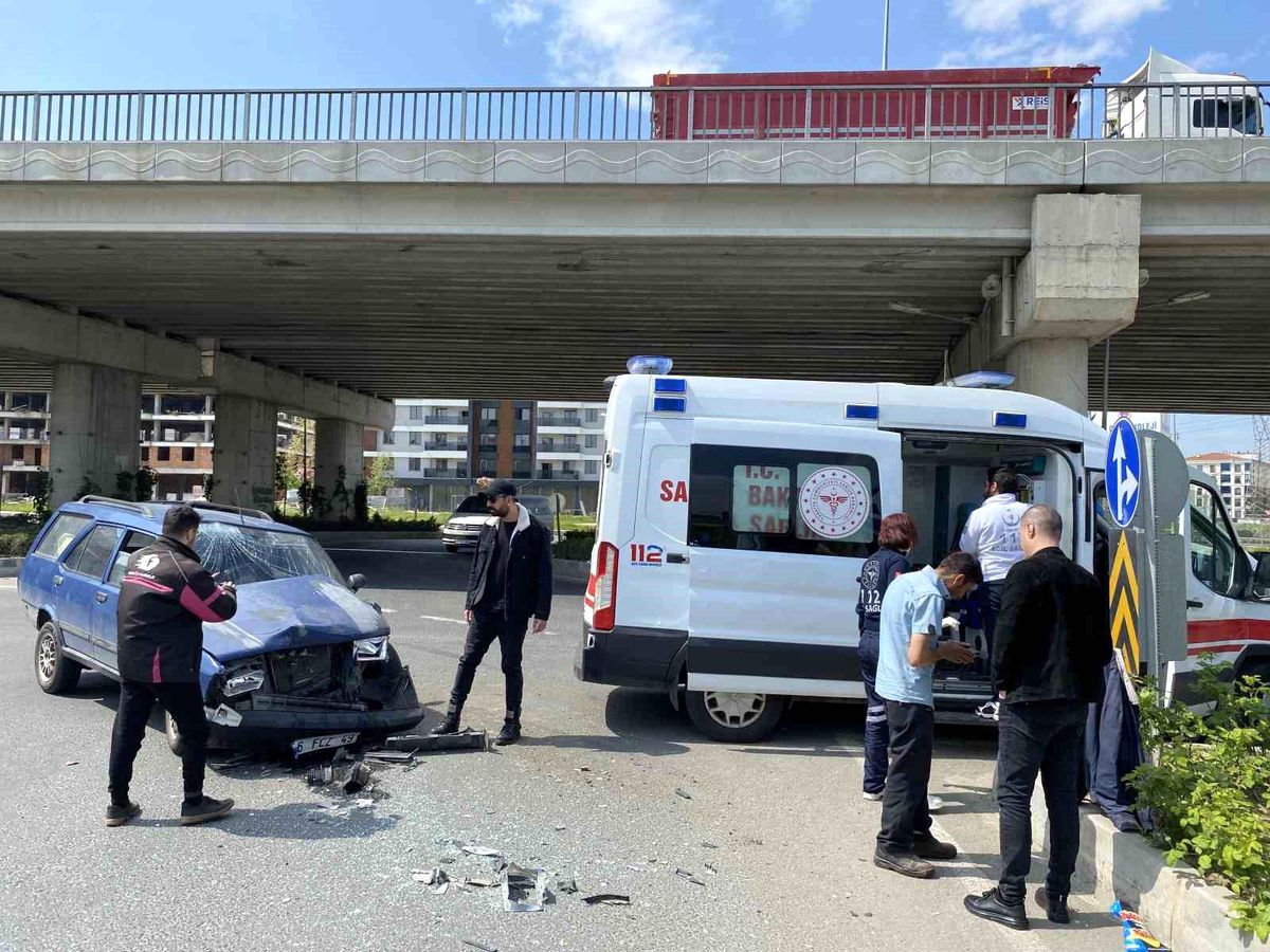 Çorlu'da trafik kazası: 3 yaralı
