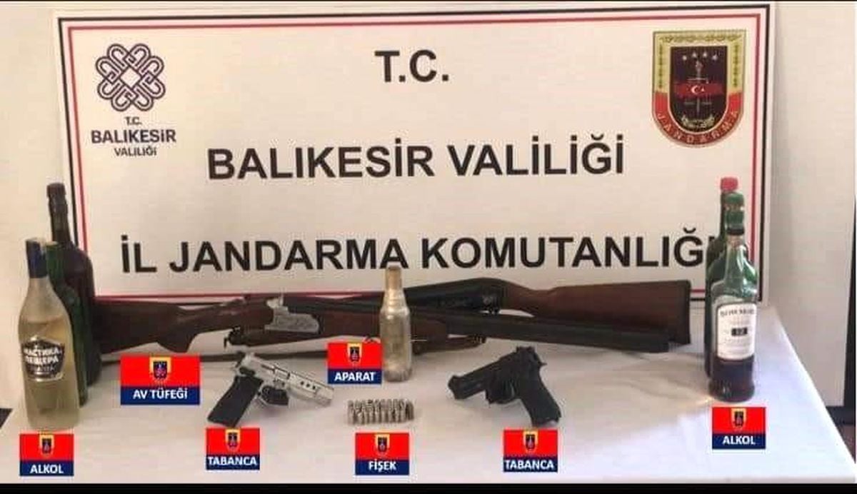Erdek'te jandarmadan 3 eve eş zamanlı baskın