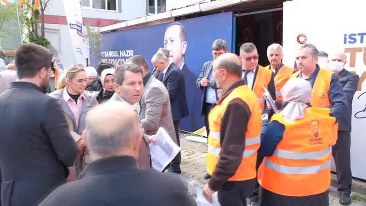 Görme engelli Mevlüt Ceylan kapı kapı gezip Erdoğan'ı anlatıyor