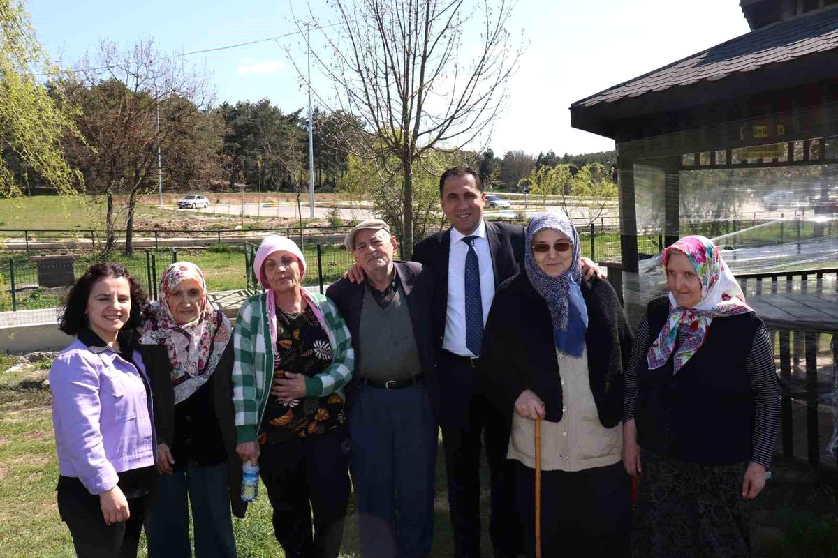 Huzurevinde yaşayan vatandaşlar için piknik düzenlendi