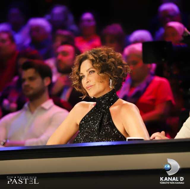 Ünlü isimlerin kadrosunda yer aldığı Yıldız De Bana yarışması yayından kaldırıldı Ünlü isimlerin kadrosunda yer aldığı Yıldız De Bana yarışması yayından kaldırıldı