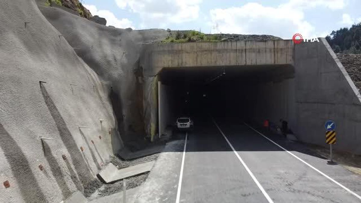 Adana'da 528 ve 327 metrelik tünellerle konforlu yolculuk başladı