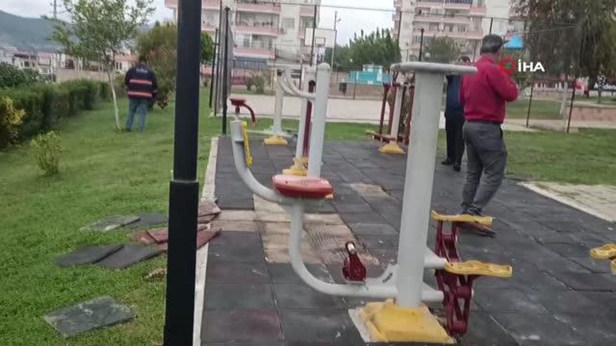 Adana Kozan'da şehidin ismini taşıyan parka zarar verdiler