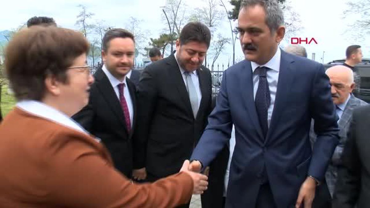 BAKAN ÖZER HER KADIN KOOPERATİFİMİZE EN AZ BİR USTA ÖĞRETİCİ ALACAĞIZ