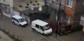 Balikesir'de dere taştı, sele kapılan otomobil sürüklendi; o anlar kamerada