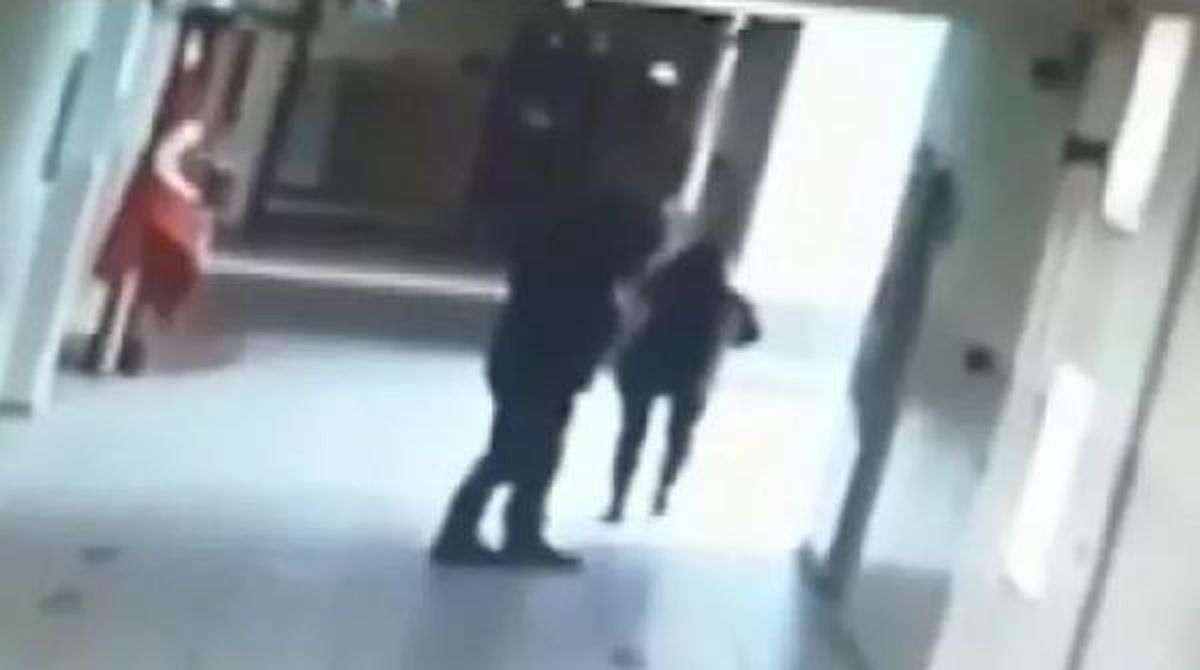 Okul müdürü, yardımcısına cinsel saldırıda bulunduğu suçlamasıyla yargılandı