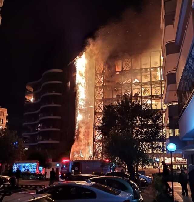 İzmir Narlıdere'de yangın SON DAKİKA! İzmir Narlıdere'de nerede yangın çıktı, hangi binada? Ölü ve yaralı var mı?