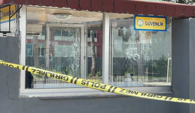 Lise öğrencisi pompalı tüfekle okulu basıp rastgele ateş etti: 1 ölü, 3 yaralı