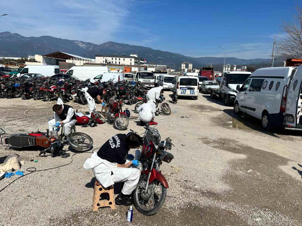 Motor ve şasi numaraları silinen çalıntı motosikletler kriminal çalışma ile sahiplerine teslim ediliyor