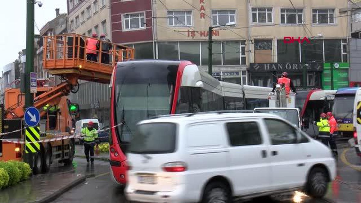 TRAMVAY HATTINDA KOPAN TEL SEFERLERİ AKSATTI