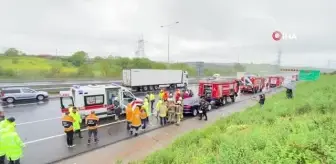 Tuzla'da kazaya müdahale eden itfaiye ve sağlıkçılara otomobil çarptı