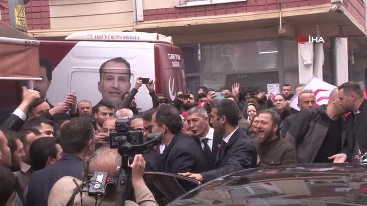 Yeniden Refah Partisi Genel Başkanı Fatih Erbakan 'Yedili masanın karanlıklarına ülkemizi, milletimizi, devletimizi teslim etmemek adına Cumhur...
