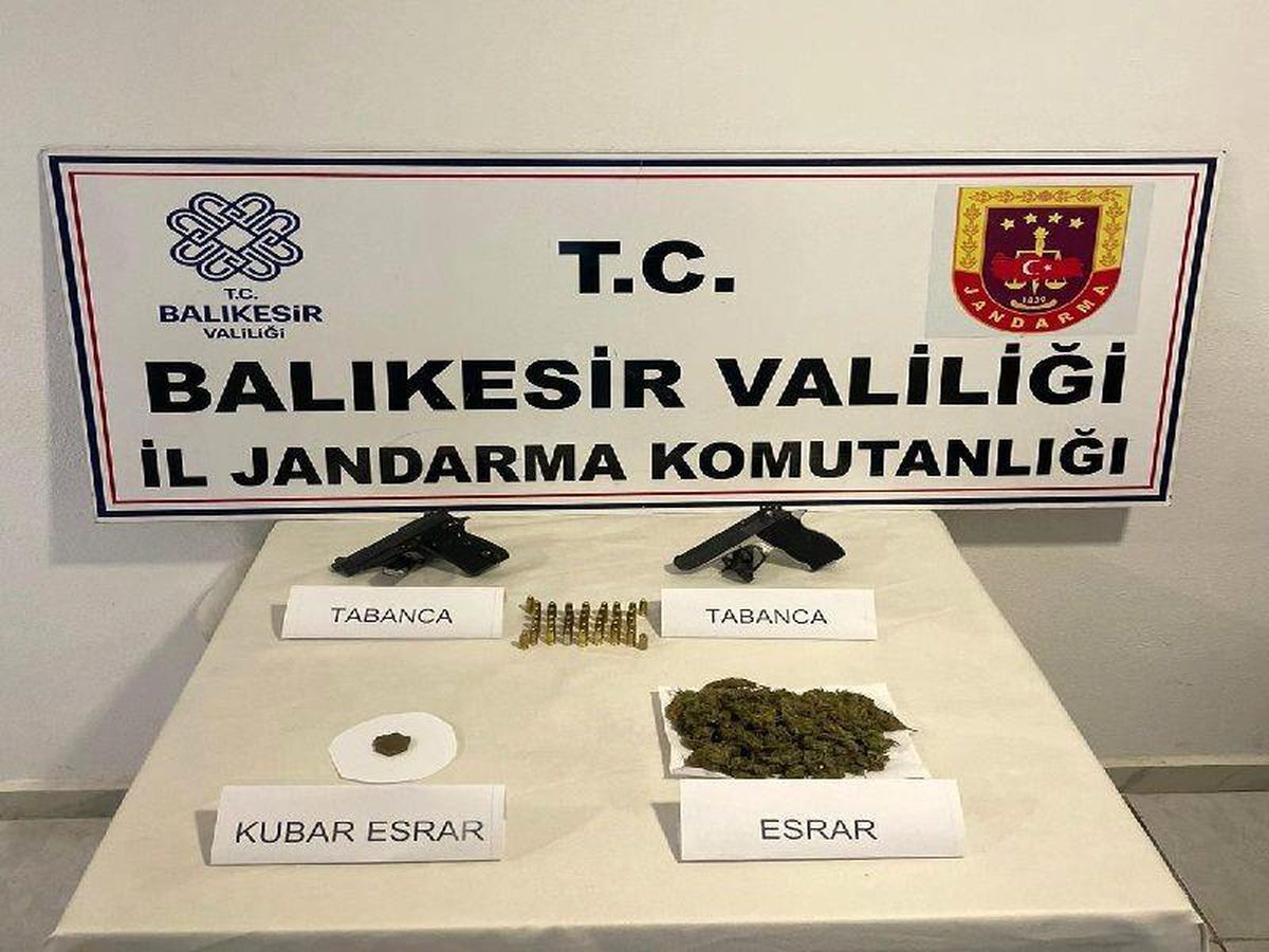 Ayvalık'ta 40 gram kubar esrar ele geçirildi