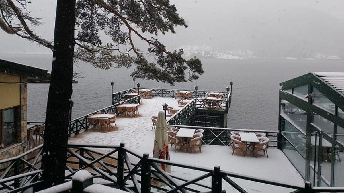 Bolu ve Düzce'de nisan sonunda kar sürprizi! Yüksek kesimler beyaz örtüyle kaplandı