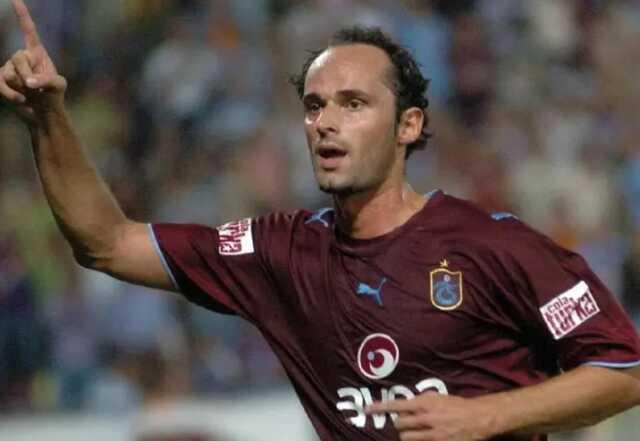 Eski takım arkadaşı unutmadı! İşte aort damarı yırtılan efsane golcü Ersen Martin'in son hali Eski takım arkadaşı unutmadı! İşte aort damarı yırtılan efsane golcü Ersen Martin'in son hali