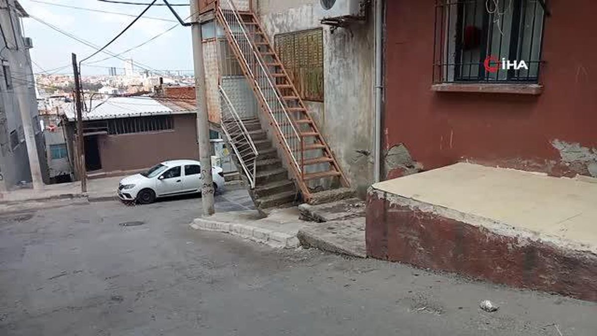 İzmir'de koca dehşeti... Çocuğunun gözü önünde karısını öldürdü