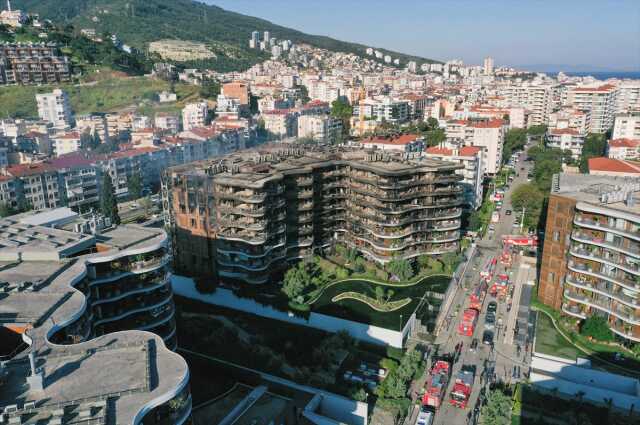 İzmir Narlıdere'deki site yangınının acı yüzü gün aydınlanınca ortaya çıktı