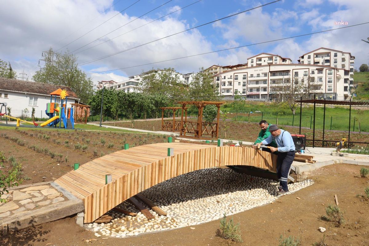 İzmit Belediyesi Lavanta Parkı Yapımına Devam Ediyor