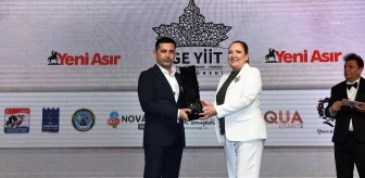 Kuşadası Belediyesi, EGE YİİT Ödülleri'nde turizm sektörü yatırım ödülünün sahibi oldu