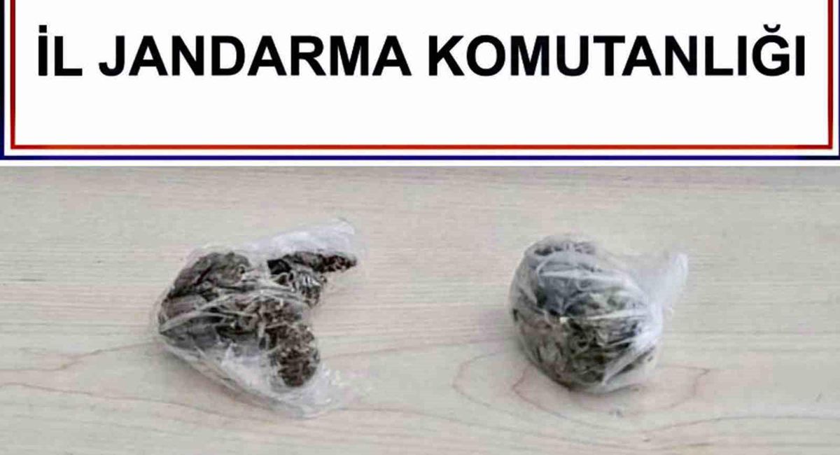 Otobüsteki yolcuda uyuşturucu ele geçirildi