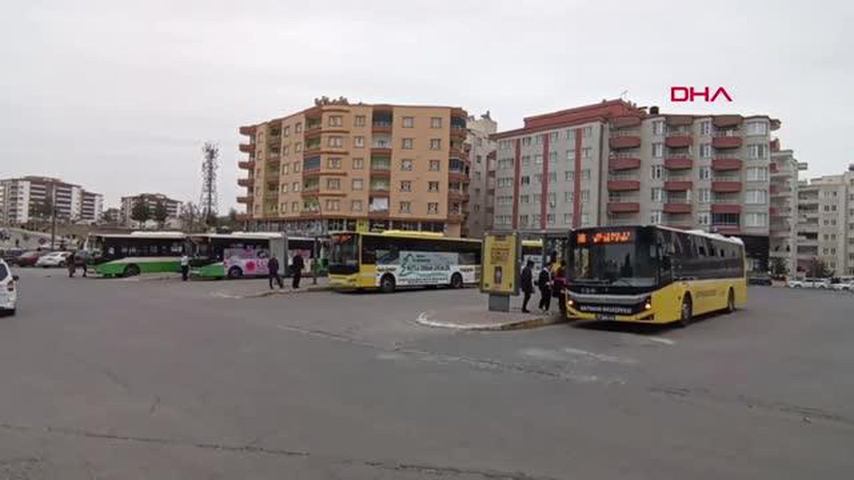 OTOBÜSÜ ACİL SERVİSİN TAVANINA SIKIŞAN ŞOFÖR O ANLARI ANLATTI