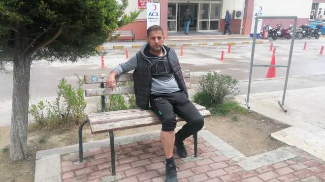 Seçmen bilgi kağıdı dağıtan muhtar, sokak köpeklerinin saldırısına uğradı Seçmen bilgi kağıdı dağıtan muhtar, sokak köpeklerinin saldırısına uğradı
