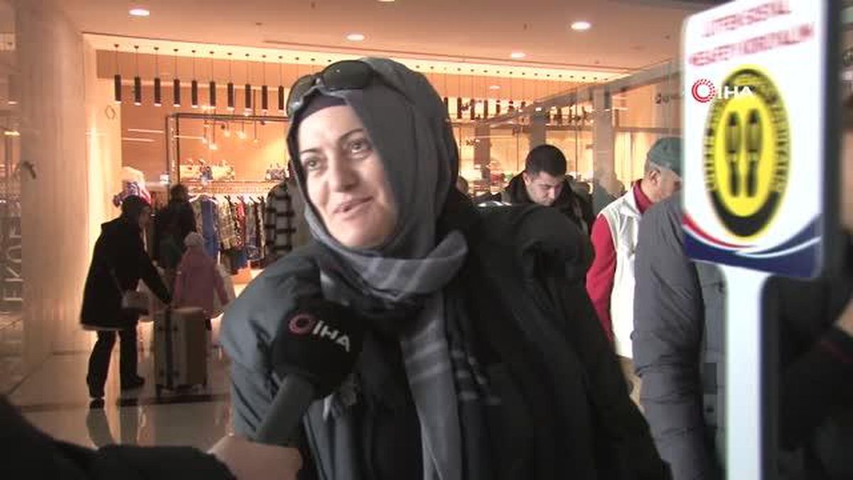 Vatandaşlar yeni açılan Ankara-Sivas yüksek hızlı tren hattı önünde uzun kuyruklar oluşturdu