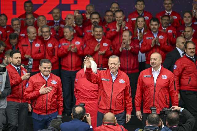 Cumhurbaşkanı Erdoğan 3 gün sonra yeniden meydanlarda! Aliyev ile TEKNOFEST'e katıldı Cumhurbaşkanı Erdoğan 3 gün sonra yeniden meydanlarda! Aliyev ile TEKNOFEST'e katıldı