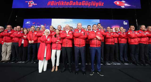 Cumhurbaşkanı Erdoğan 3 gün sonra yeniden meydanlarda! Aliyev ile TEKNOFEST'e katıldı Cumhurbaşkanı Erdoğan 3 gün sonra yeniden meydanlarda! Aliyev ile TEKNOFEST'e katıldı