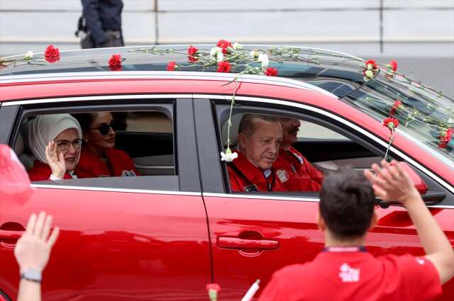 Cumhurbaşkanı Erdoğan 3 gün sonra yeniden meydanlarda! Aliyev ile TEKNOFEST'e katıldı Cumhurbaşkanı Erdoğan 3 gün sonra yeniden meydanlarda! Aliyev ile TEKNOFEST'e katıldı