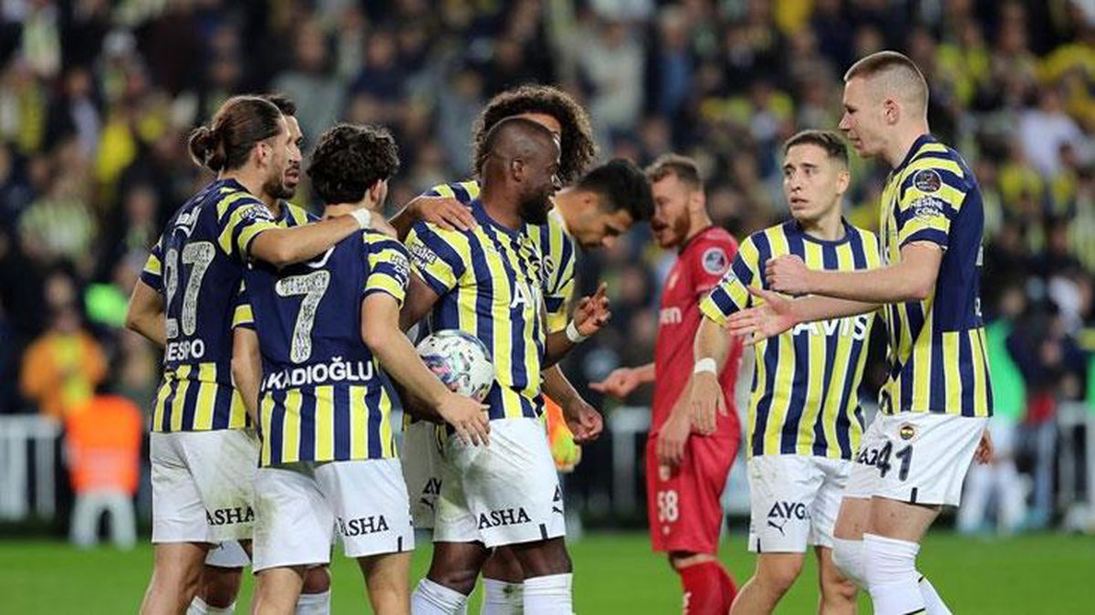 Dananın kuyruğu kopacak! İşte Sivasspor-Fenerbahçe maçının muhtemel 11'i